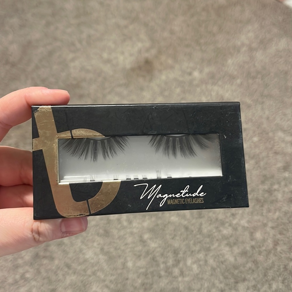 Tori belle Magnetic eye lashes